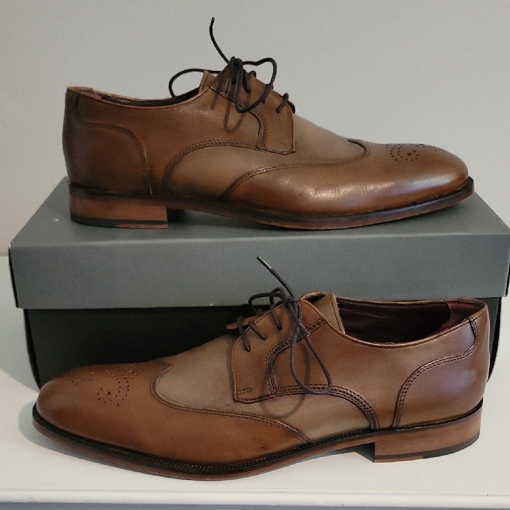 Johnston & Murphy Carlock Wingtips In Tan
